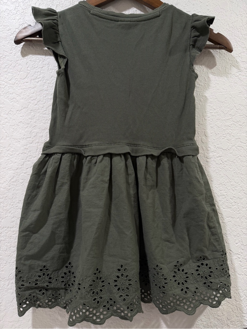 Baby Gap Toddler Eyelet Dress Size 5 - Picture 5 of 8